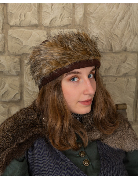 Gorro medieval de pele de modelo...