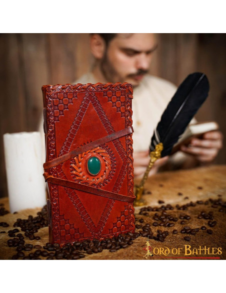 Diário medieval com capa de couro e...