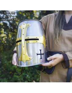 Capacete templário modelo Sugarloaf, S. XII-XIII