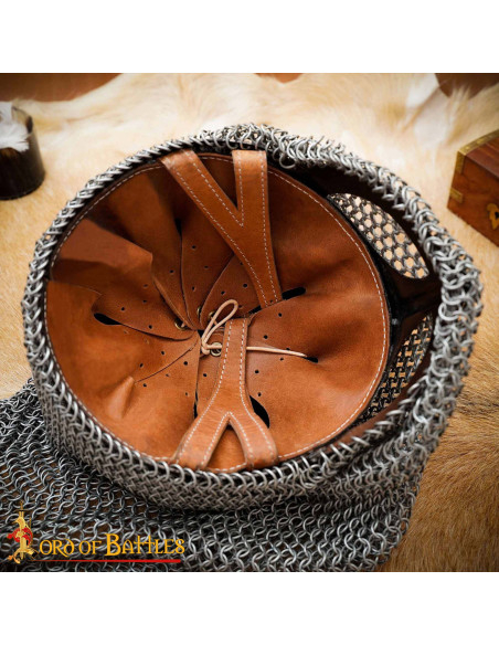 Capacete viking com viseira e coifa...