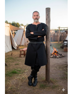 Túnica medieval Dakan em preto 2