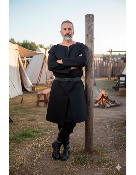 Túnica medieval Dakan em preto