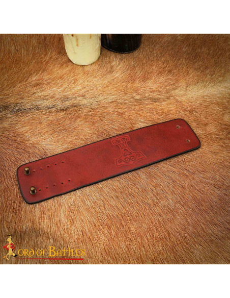 Bracelete medieval em couro com...