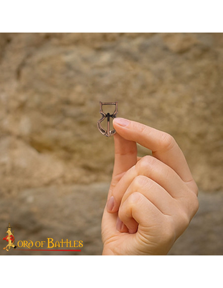 Fivela medieval pequena em bronze...