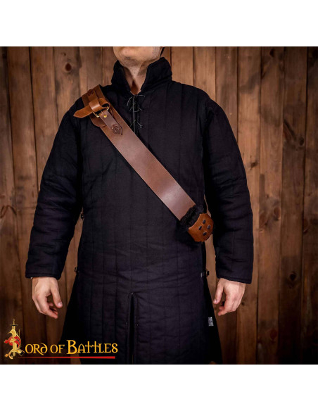 Cinto com tahali medieval em couro...