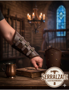 Pulseiras medievais Badulf de três tiras em castanho escuro 2