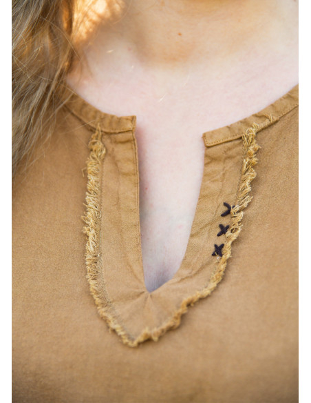 Túnica medieval marrom modelo Yrsa,...