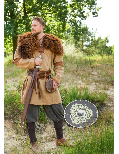 Calças medievais desgastadas modelo...