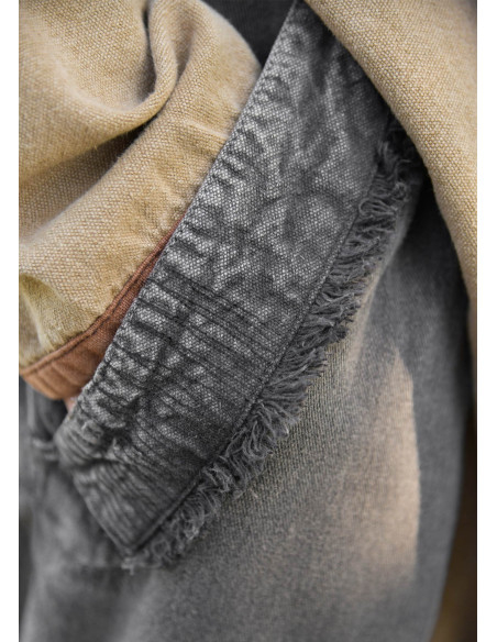 Calças medievais desgastadas modelo...