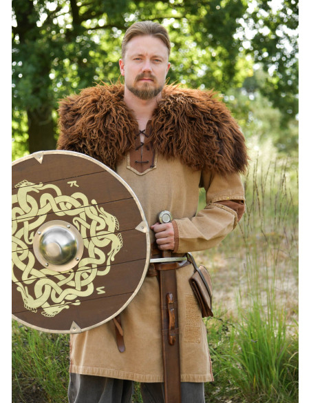 Túnica medieval bege-marrom...