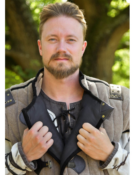 Gambesão medieval marrom-preto com...