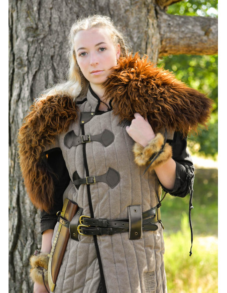 Gambesão medieval marrom-preto com...