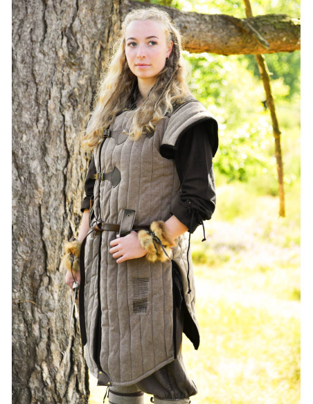 Gambesão medieval marrom-preto com...