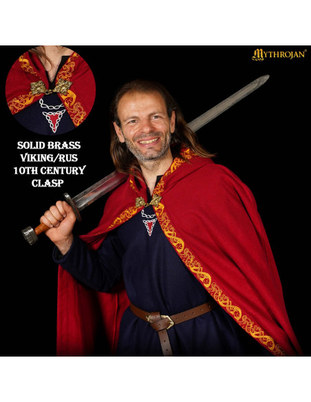 Capa medieval de lã com bordas...