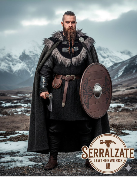 Gorjal Evaristo Pelerine negro com...