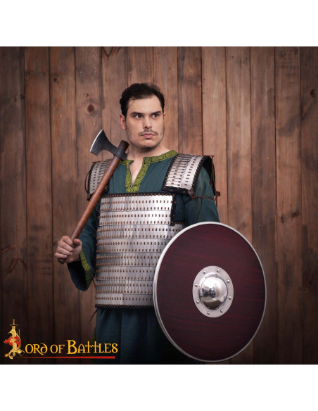 Armadura medieval de placas laminares...