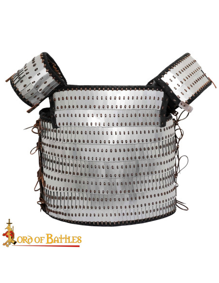 Armadura medieval de placas laminares...