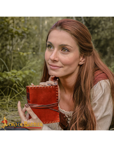 Diário medieval capa de couro...