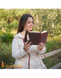 Diário medieval capa de couro design Flor de Lis repuxada 2