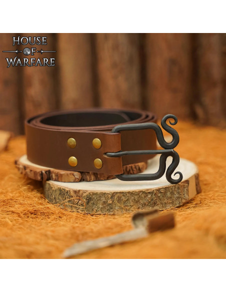 Fivela medieval rústica forjada...