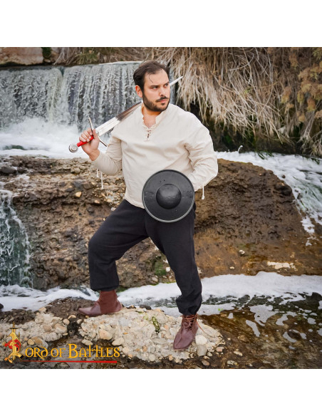 Broquel medieval em aço negro,...