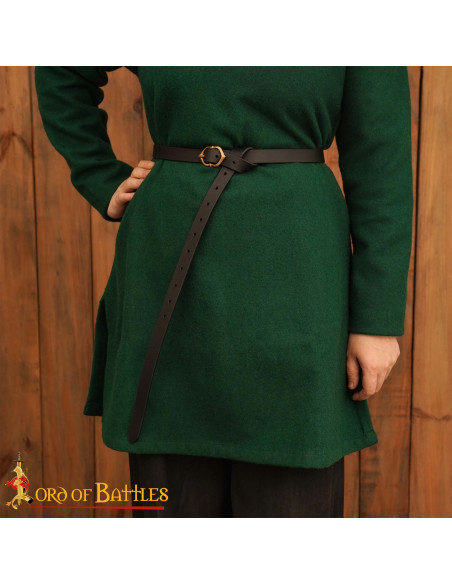 Cinto medieval em couro com fivela de...