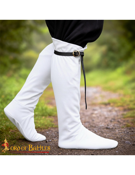 Jarretas medievais em couro preto...