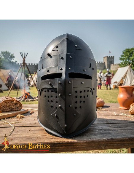 Bacinete medieval com viseira...