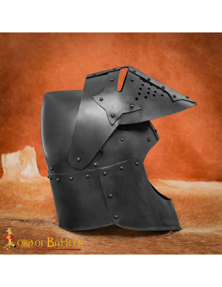Bacinete medieval com viseira...