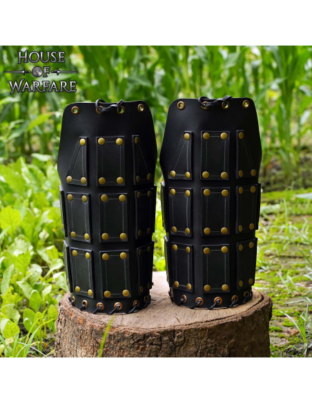 Ombreras medievais em couro preto...