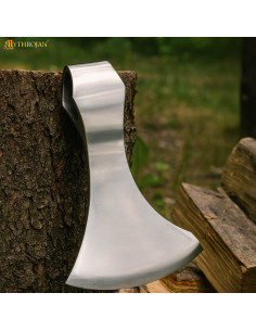 Cabeça de machado em aço modelo Francisca, Séculos V-VIII