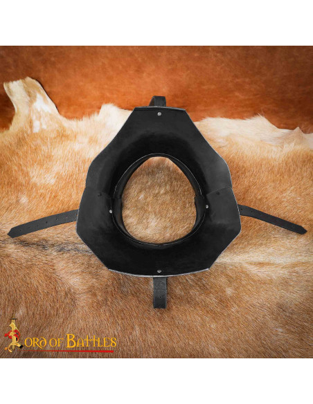 Gorjal medieval em aço com bevor...
