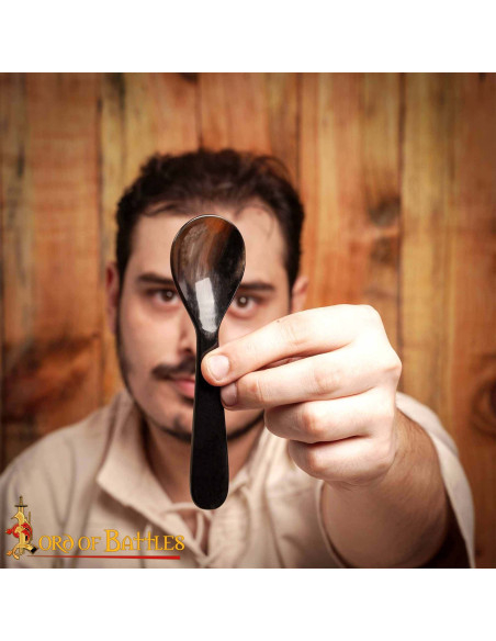 Colher medieval em chifre natural