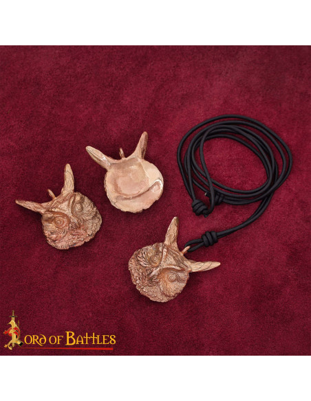 Colar medieval modelo Coruja em...