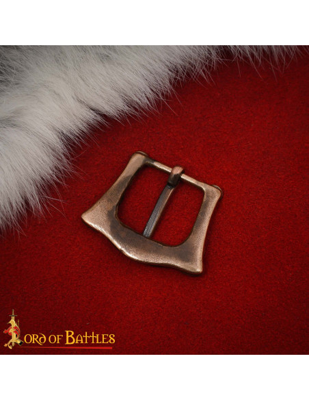 Fivela clássica em bronze envelhecido...