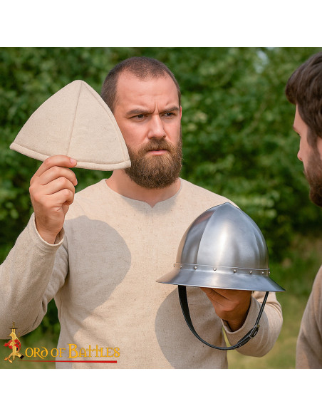 Gorro medieval acolchoado em algodão...