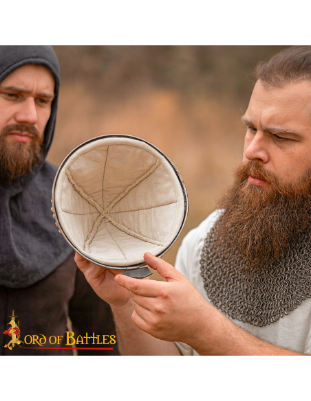 Gorro medieval acolchoado em algodão...