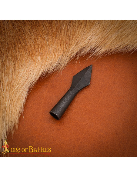 Ponta de flecha medieval em ferro...
