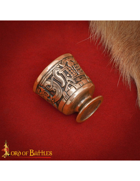 Copa pequena medieval século xii em...