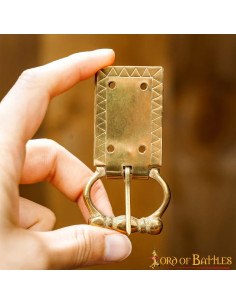 Fivela e acabamento medieval para cintos de época 2