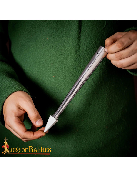 Cabeça de lança medieval triangular...