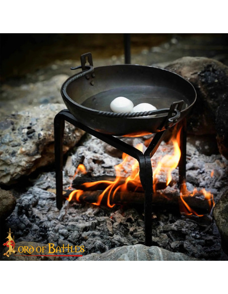 Tripé medieval para fogo em ferro...