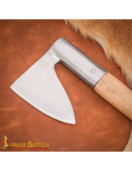 Hacha histórica do século XIV em aço...