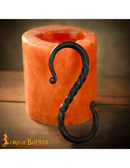 Ganchos em S medieval de ferro para...