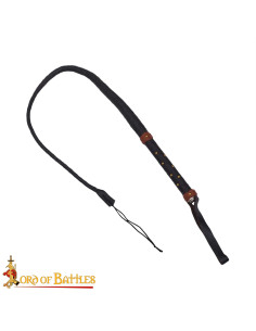 Chicote de couro trançado 91cm com rebites de latão