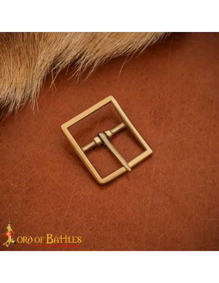 Fivela de latão maciço medieval 2.3...