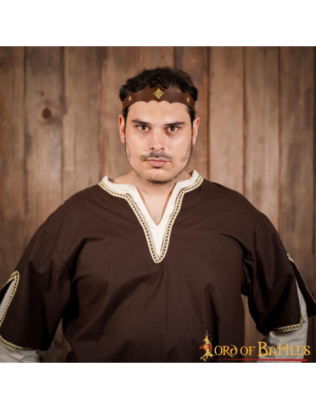 Tiara de couro e latão para aventura...