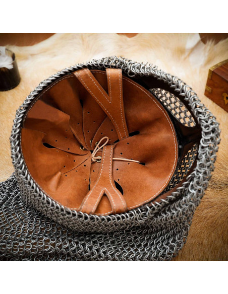 Capacete Viking com Malha de Corrente...