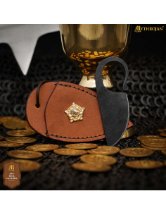 Faca de ferro forjado com capa de couro decorada 2