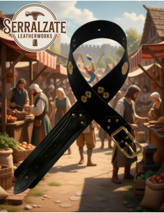 Cinto medieval largo em couro preto, fivela dourada
